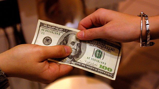 DÃ³lar retrocede 0,50% y se cotiza en el mercado a S/3,371